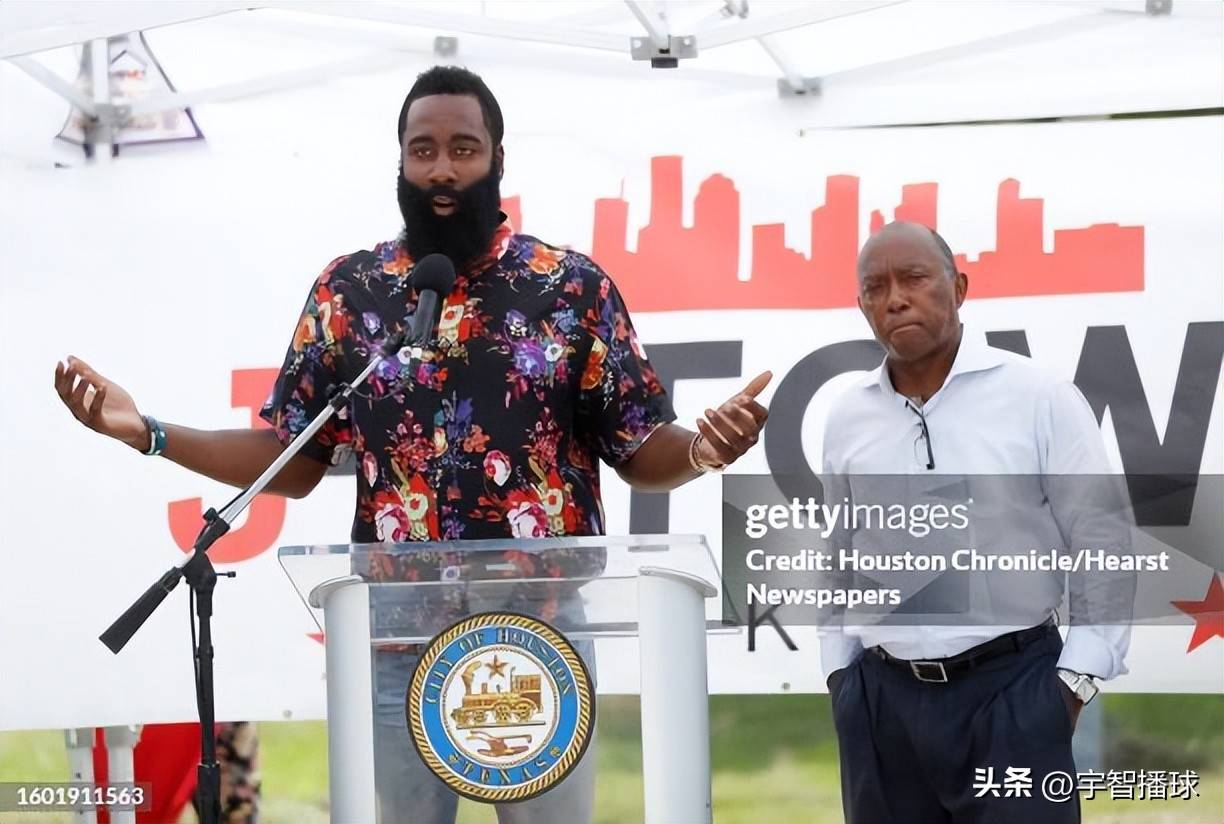 关于哈登在公牛比赛中重返赛场，重返赛场引发热议！赢得满堂喝彩的信息