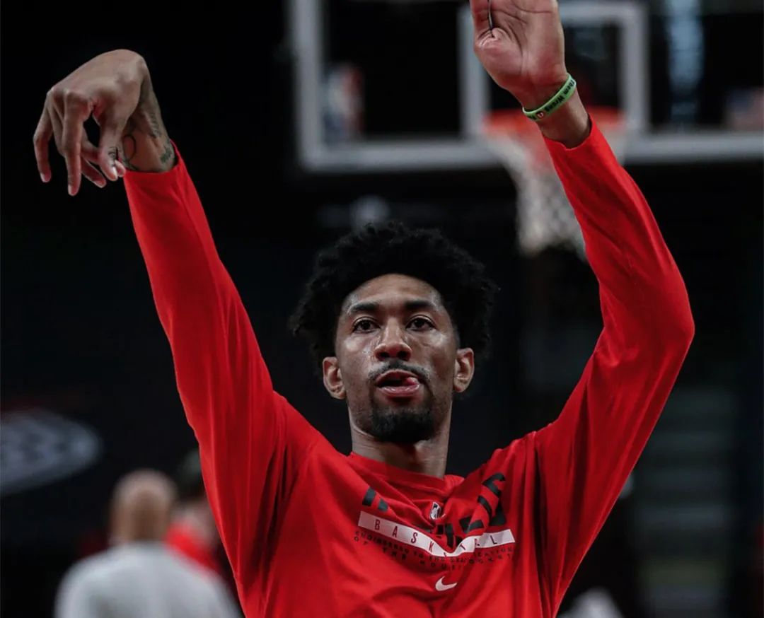 九游客户端下载-羽毛球赛场再起风云：庐州赤兔队爆冷粤西火箭队，新援首秀制胜节奏掌控在手的简单介绍