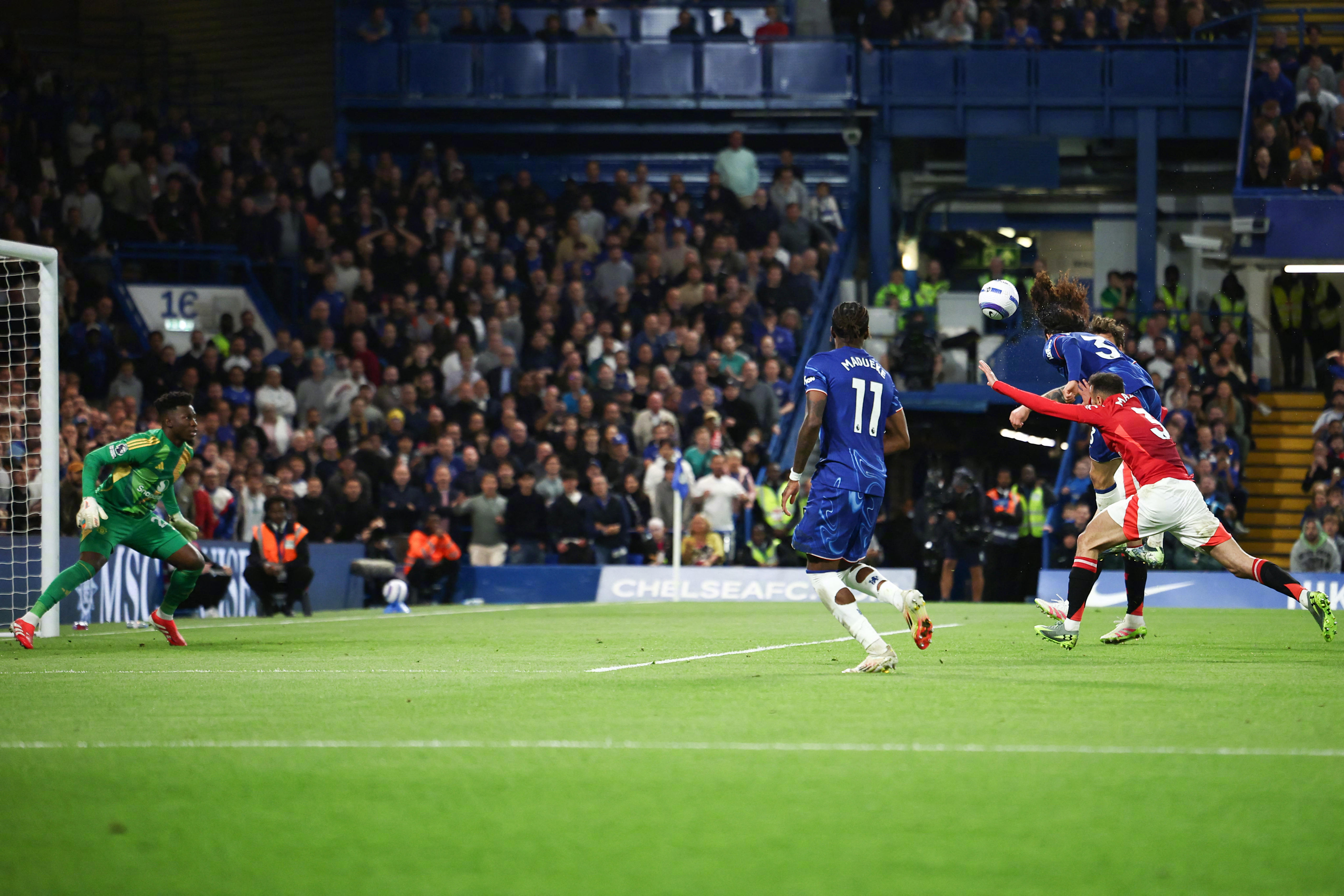 切尔西迎英超关键赛，集结日手感冰凉，态度坚定，临场指挥获称赞的简单介绍