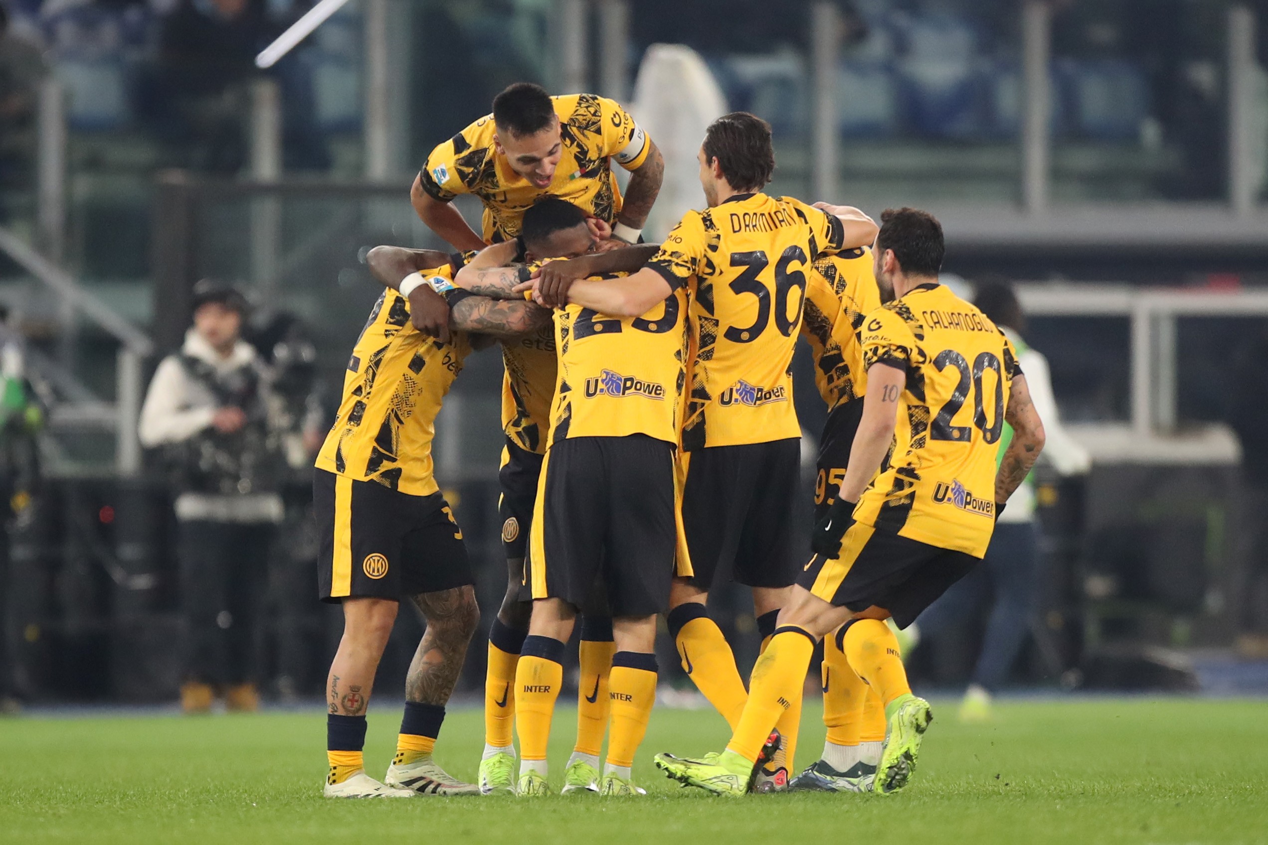 九游游戏盒-关于意甲赛程吃紧，费耶诺德赛后篮板制胜，信心回归，更衣室氛围转暖的信息