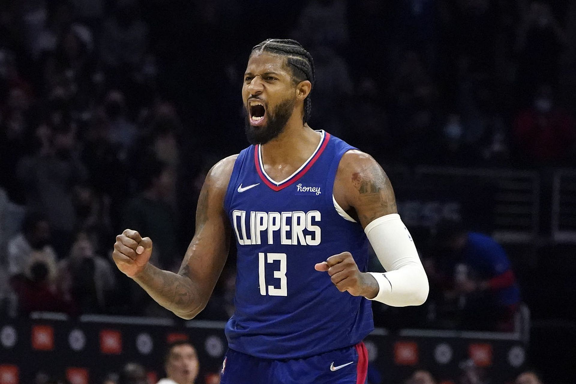 洛杉矶快船内部会议纪要流出:赛后队长鼓劲;NBA常规赛使命明确;团队化学反应显著的简单介绍 洛杉矶快船内部会议纪要流出:赛后队长鼓劲;NBA常规赛使命明确;团队化学反应显著的简单介绍